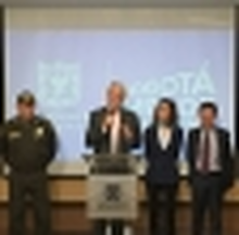 alcalde_mayor_de_bogota_reporta_banda_de_policias_dedicada_al_robo_en_tm.jpg