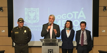 alcalde_mayor_de_bogota_reporta_banda_de_policias_dedicada_al_robo_en_tm.jpg
