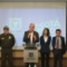 alcalde_mayor_de_bogota_reporta_banda_de_policias_dedicada_al_robo_en_tm.jpg