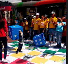 Ni&ntilde;o jugando Caminata de Solidaridad