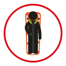 En caso de accidente, tomar la camilla y asistir a la persona herida