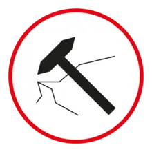 Romper el vidrio  en caso de emergencia para salir del bus