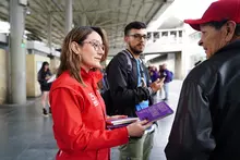 Bogot&aacute; celebra su cumplea&ntilde;os 487 con entrega masiva de Libro al Viento en TransMi
