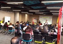 Personas en auditorio 2