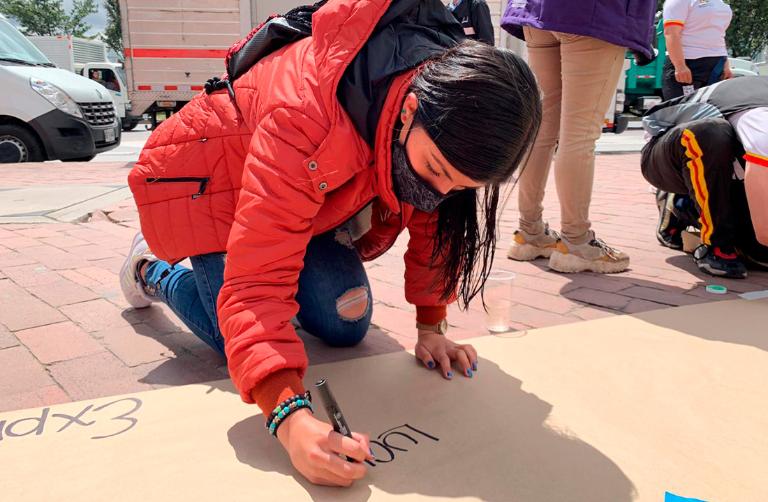 Ciudadanos se expresan libremente respetando la movilidad