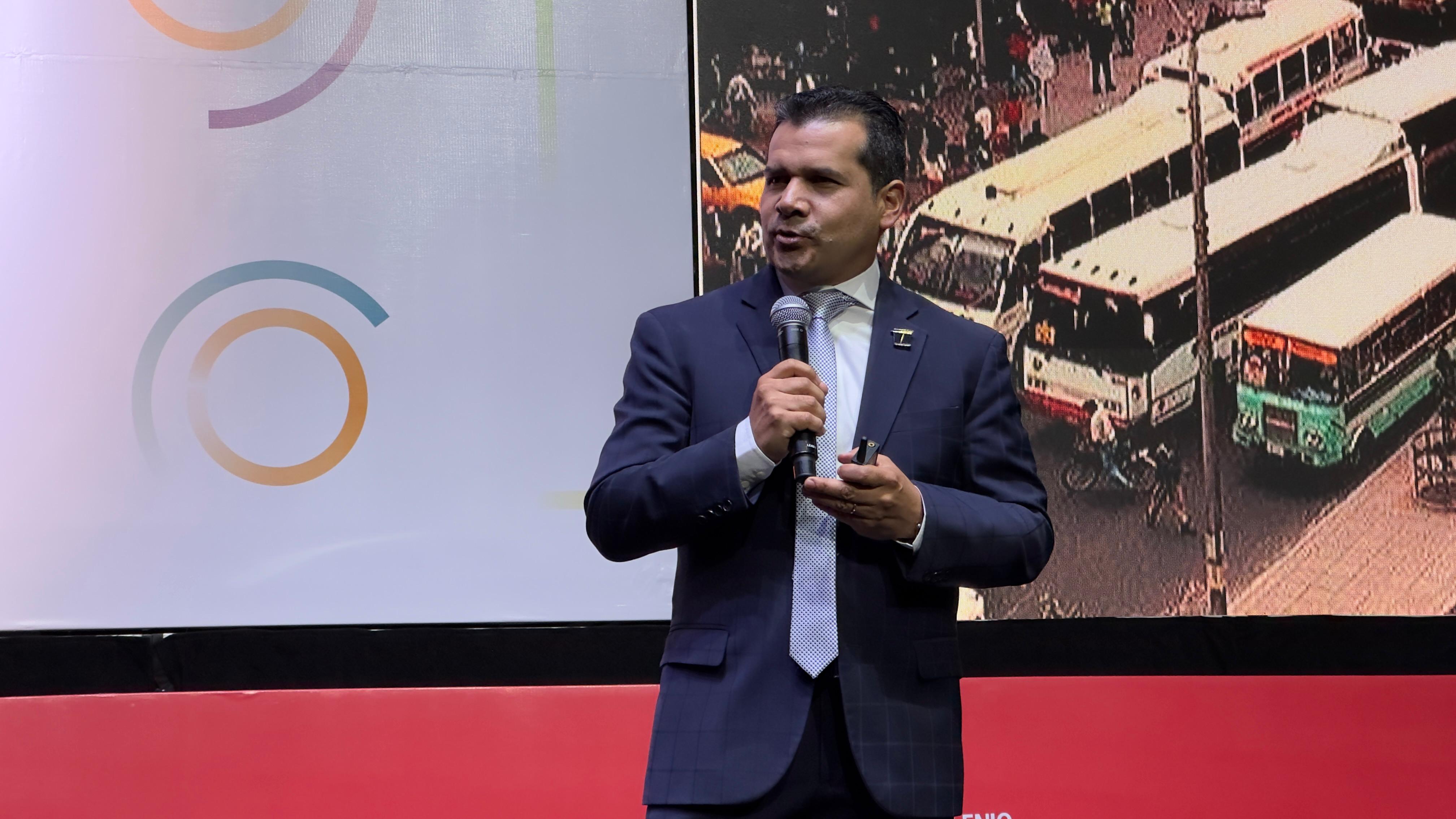 erente de TRANSMILENIO S.A., Orlando Santiago Cely hablando sobre TRASMILENIO GO Gerente de TRANSMILENIO S.A., Orlando Santiago Cely hablando sobre TRASMILENIO GO