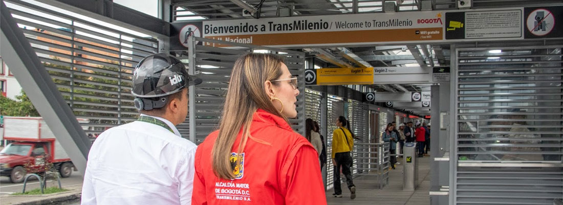 Entrada de la estación Universidad Nacional
