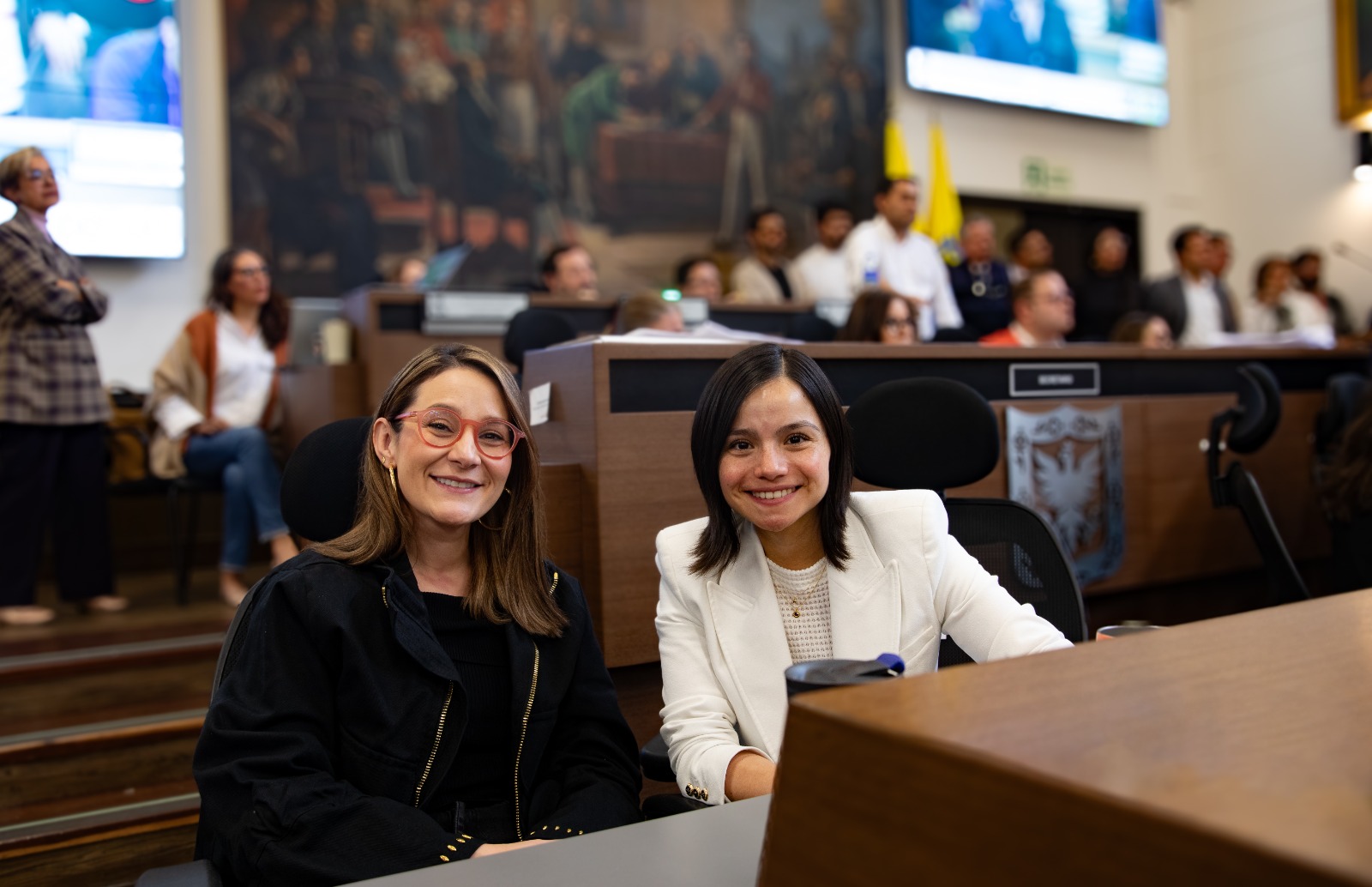 María Fernanda Ortiz, Gerente General de TRANSMILENIO S.A. y Claudia Díaz Secretaria de Movilidad