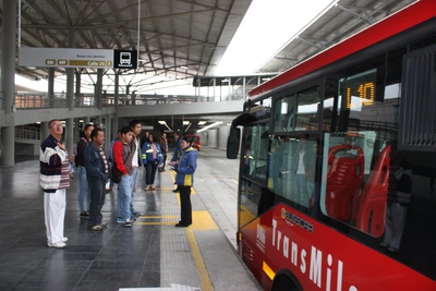 El Sistema TransMilenio funcionar&aacute; una hora m&aacute;s para Ciclov&iacute;a Nocturna 
