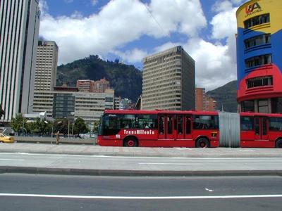 TRANSMILENIO ajusta rutas para que usuarios esperen menos y lleguen m&aacute;s r&aacute;pido