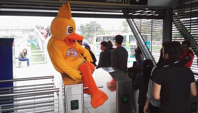 Todos pagamos el pato, campa&ntilde;a de rechazo a los colados en TransMilenio