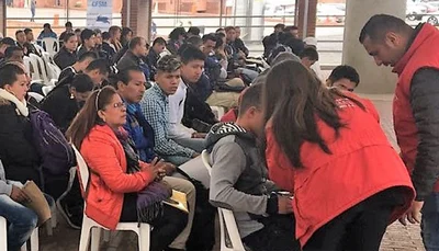 II feria del empleo para vendedores informales dentro de TransMilenio