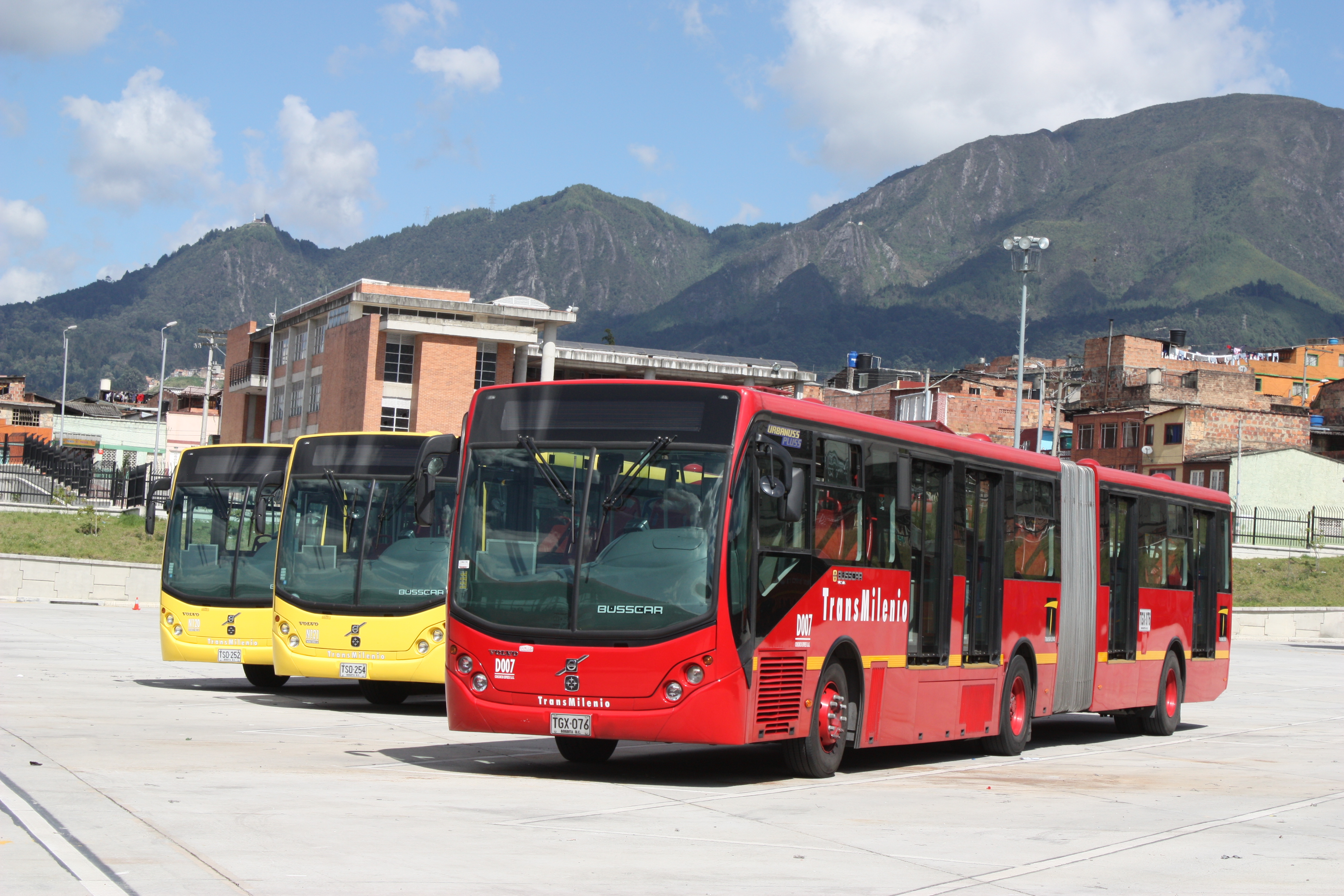 LANZAMIENTO DEL INICIO DE PRUEBAS T&Eacute;CNICAS CON BUSES EL&Eacute;CTRICOS E H&Iacute;BRIDOS EN BOGOT&Aacute;