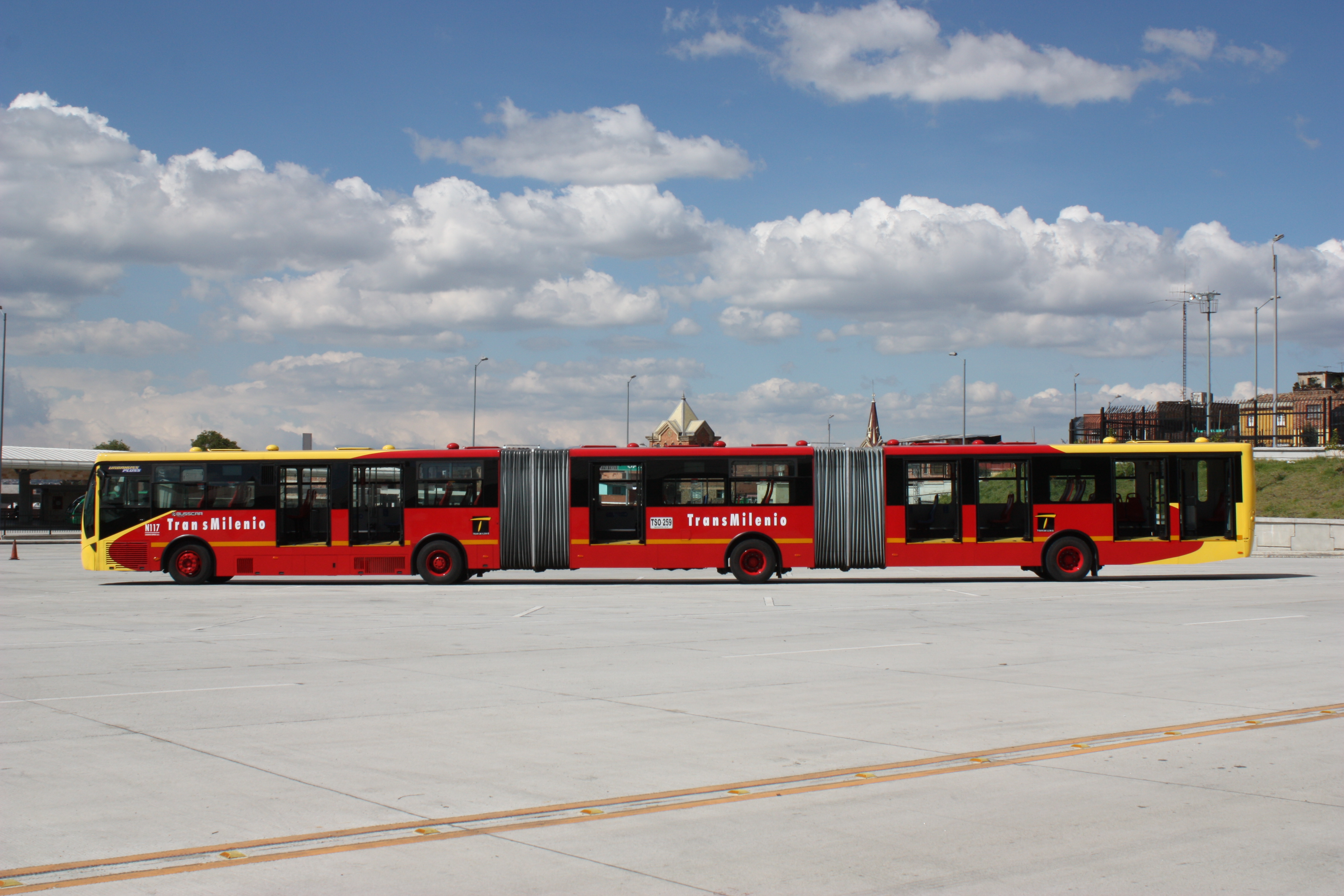 TRANSMILENIO 10 A&Ntilde;OS TRANSFORMANDO BOGOT&Aacute; 