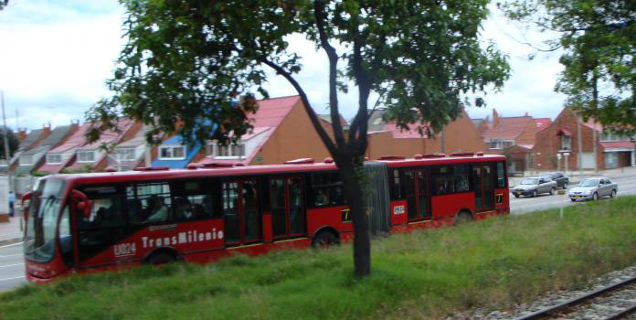  EN NUESTROS 10 A&Ntilde;OS, VIVE LOS DINOSAURIOS CON TransMilenio 