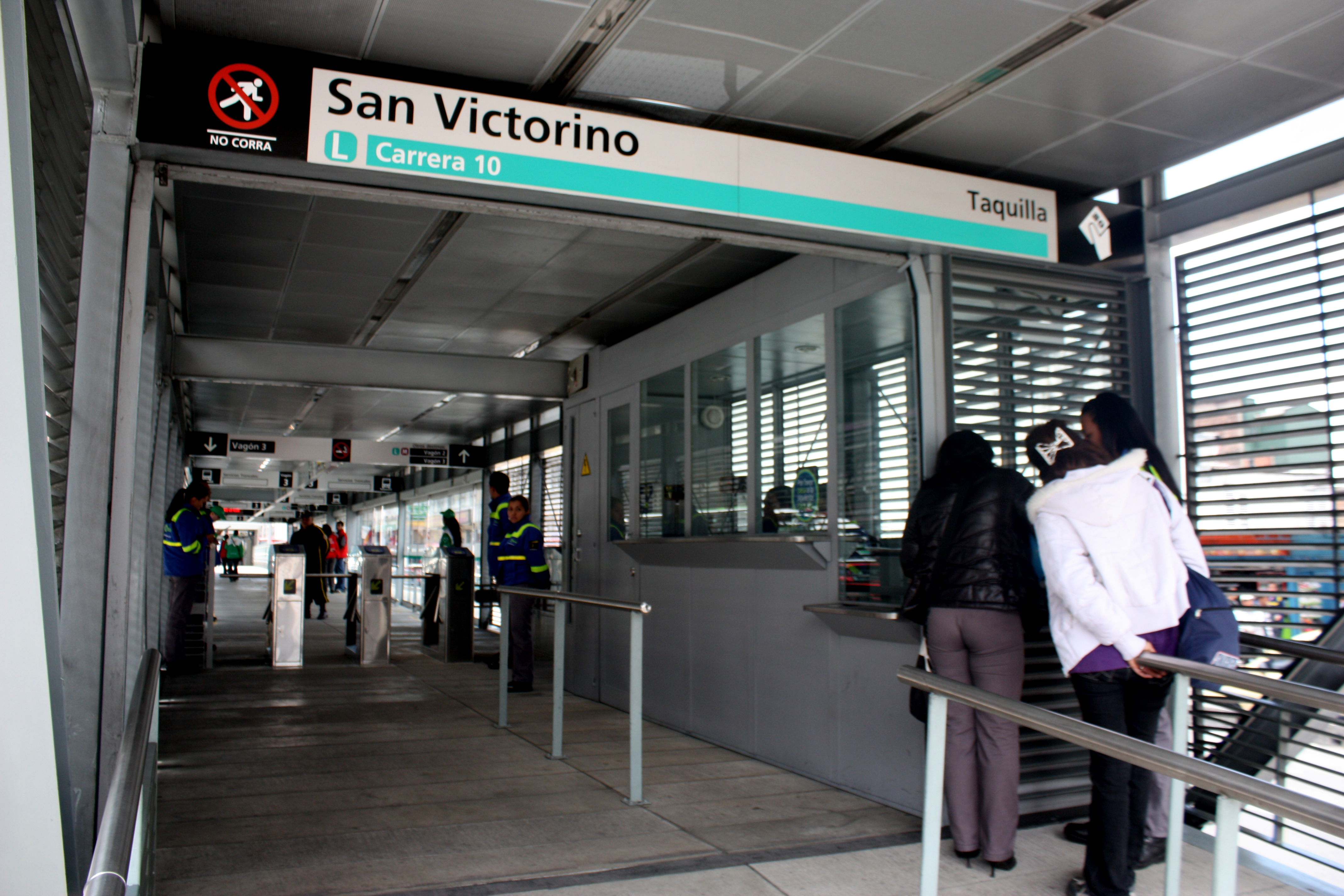  KRAKEN LANZÓ SU NUEVA PRODUCCIÒN EN TRANSMILENIO 