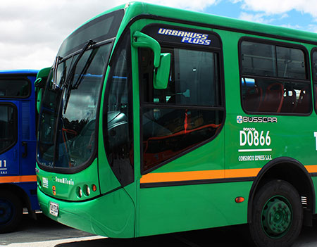 POLICIA CAPTURA ATRACADORES DE BUS ALIMENTADOR 