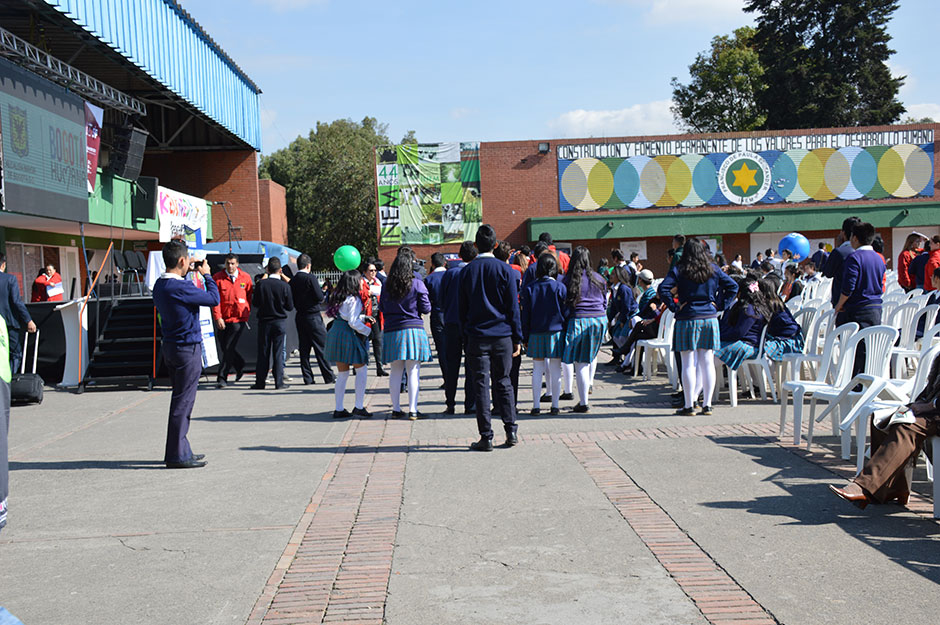 13000 TARJETAS PARA ESTUDIANTES DE COLEGIOS DEL DISTRITO