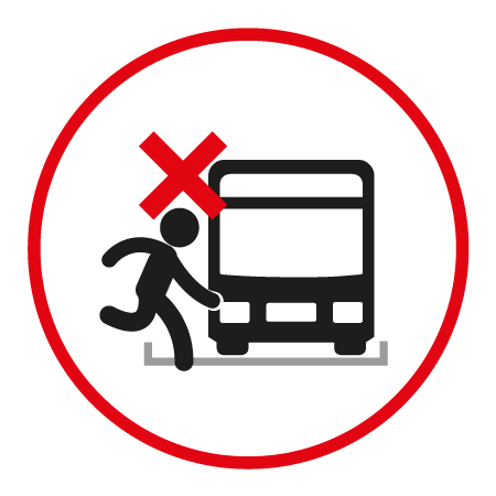 No cruzar en la vía con carros en movimiento