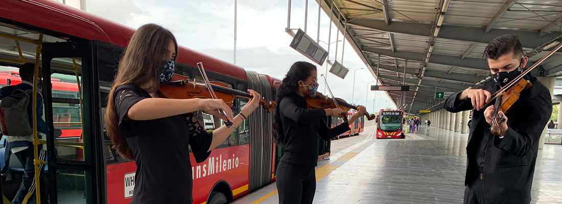 Orquesta Filarm&oacute;nica de Bogot&aacute; se toma TransMilenio